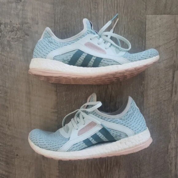 Adidas Light Blue and Pink/Peach Pureboost x Sneakers. - Picture 2 of 8